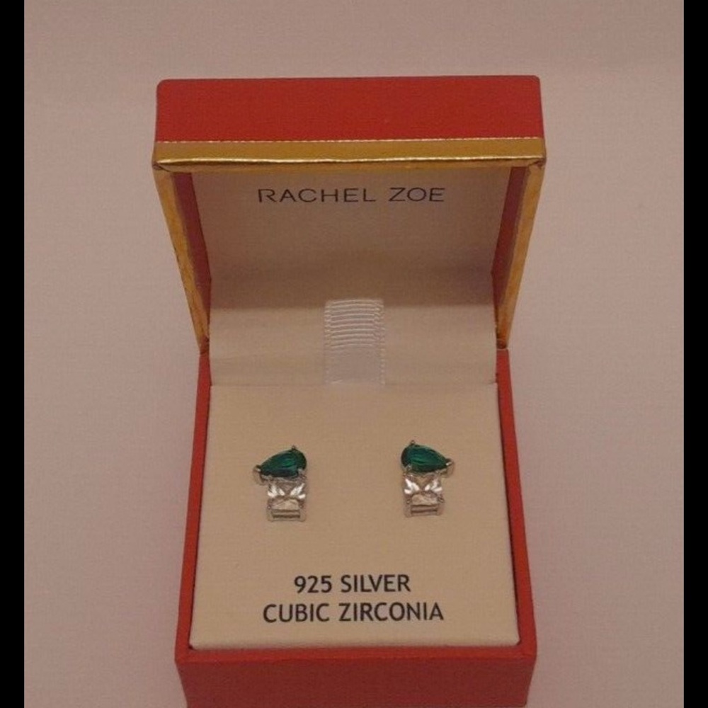 I am not selling but I am looking  for these anyone have them